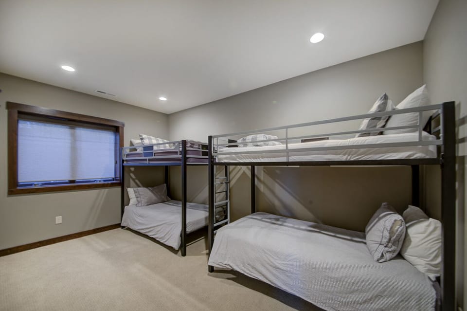 Bedroom 6, Bunk Room