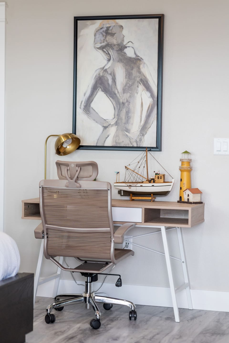 Bright office with stylish decor and a touch of coastal charm awaits you!