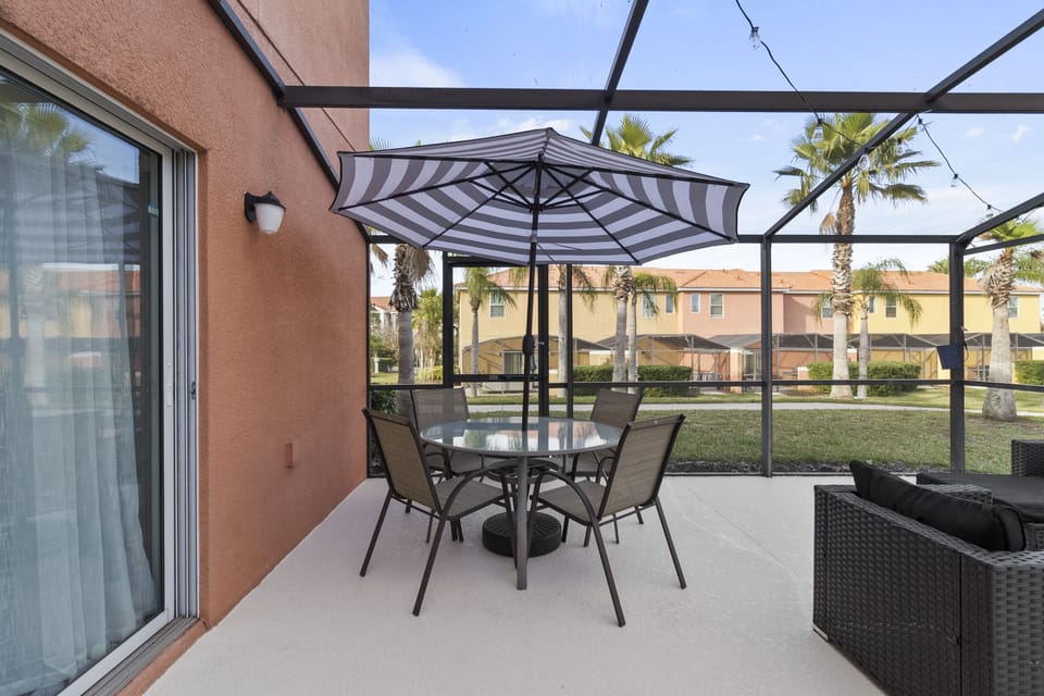 enjoy an morning cup of cofee, and afternoon lunch or a delightful dinner in your very own private patio.
