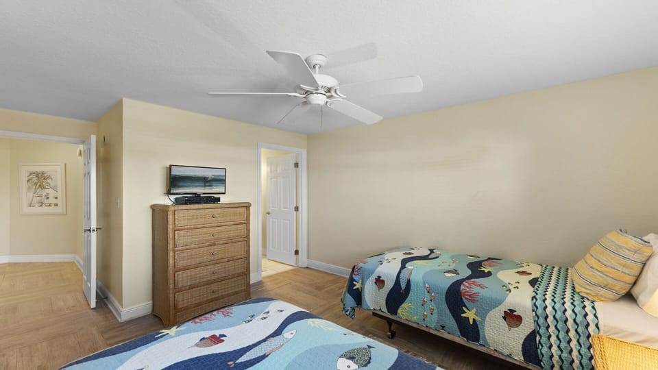 Guest bedroom features TV
