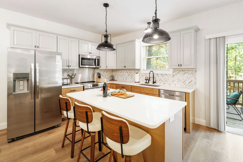 Kitchen | Island Seating for 3