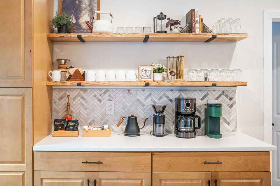 Prepare a sip at the coffee & cocktail bar