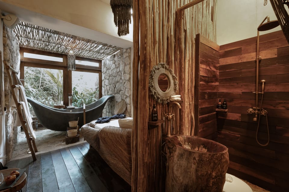 Couples treatment rooms, hot tub, steam room, hot springs