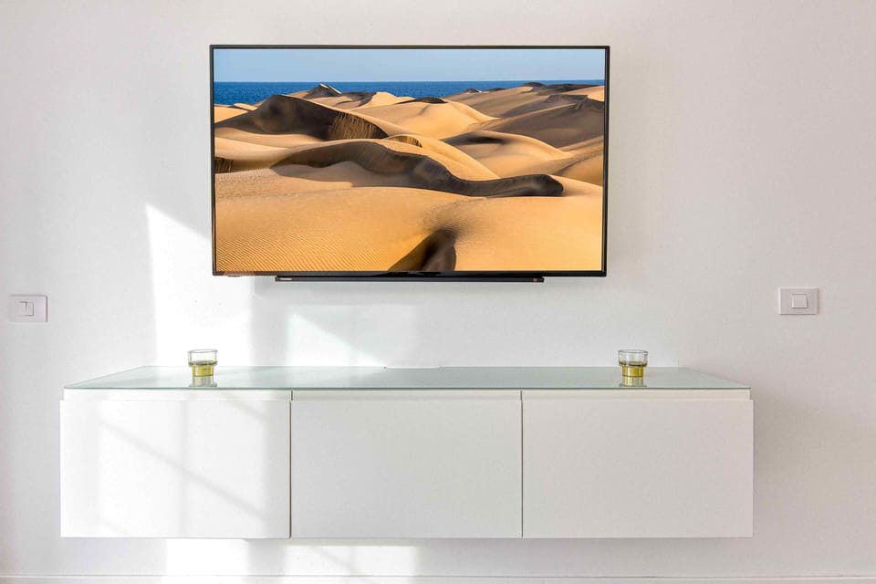 Premium Bungalow | Living area | TV