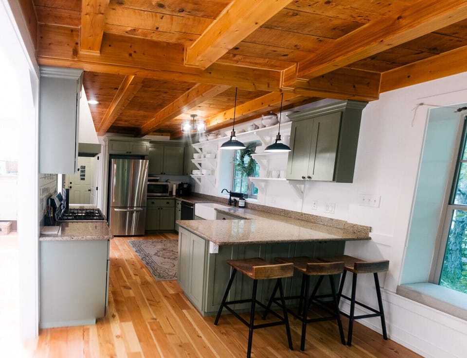 Kitchen & dining