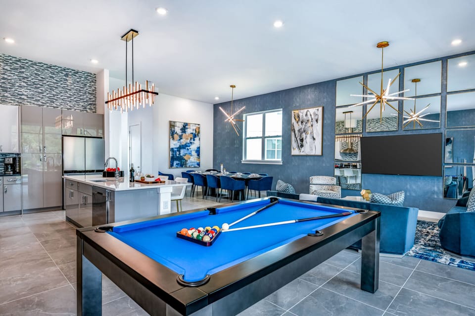 House (6 Bedroom Home) | 6 bedrooms, premium bedding, desk, laptop workspace