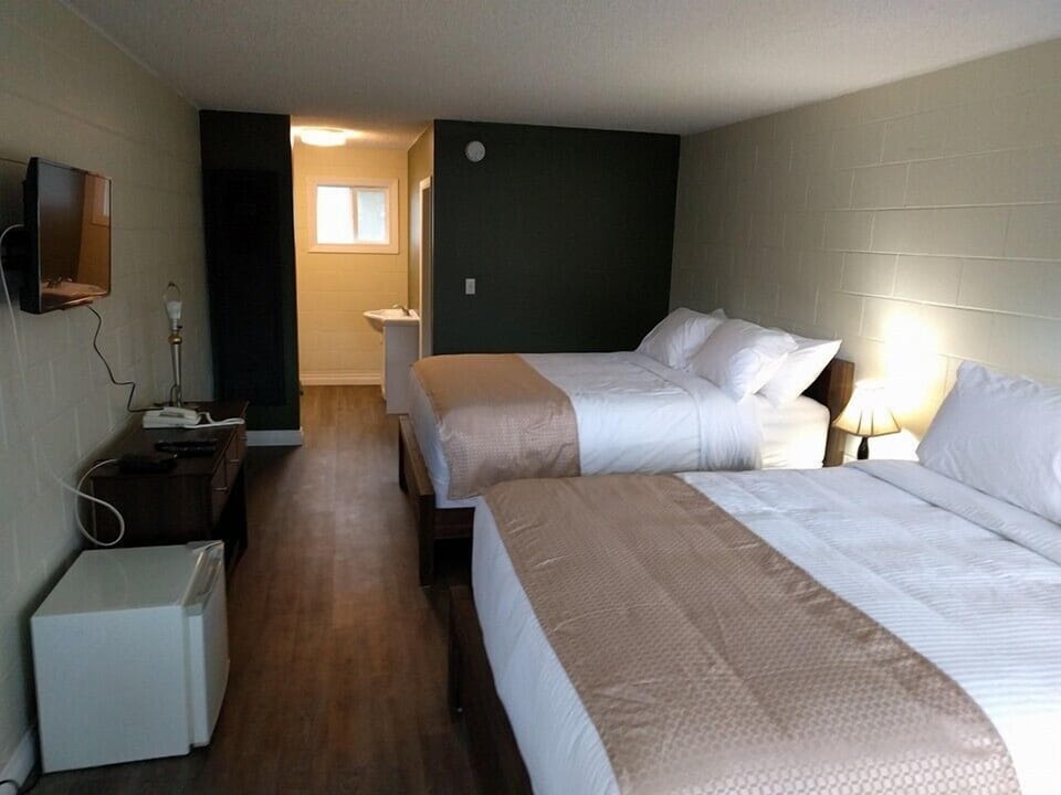 Room, 1 Queen Bed | Soundproofing, WiFi (free), bed sheets