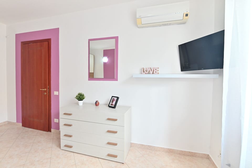 2 bedrooms, blackout drapes, iron/ironing board, free WiFi