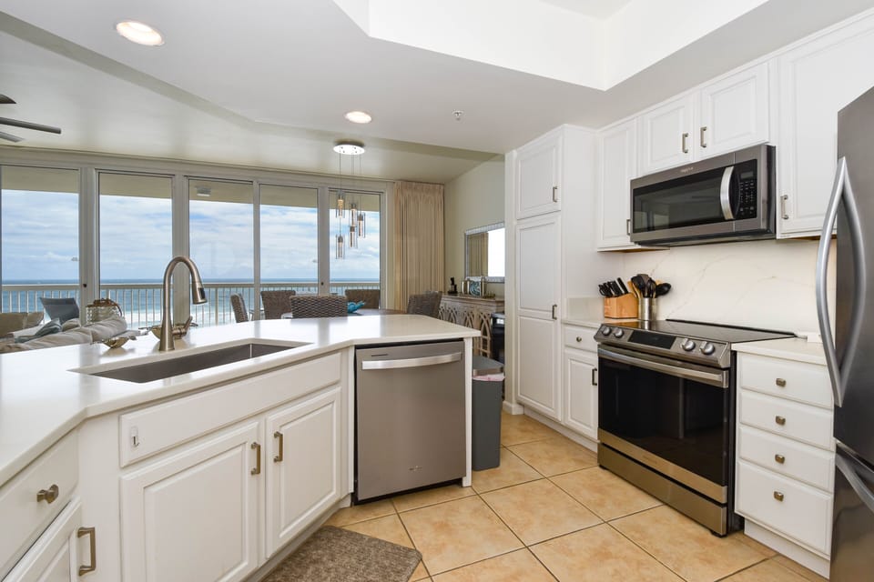 Silver Beach Towers E703 - Fully Equipped Kitchen