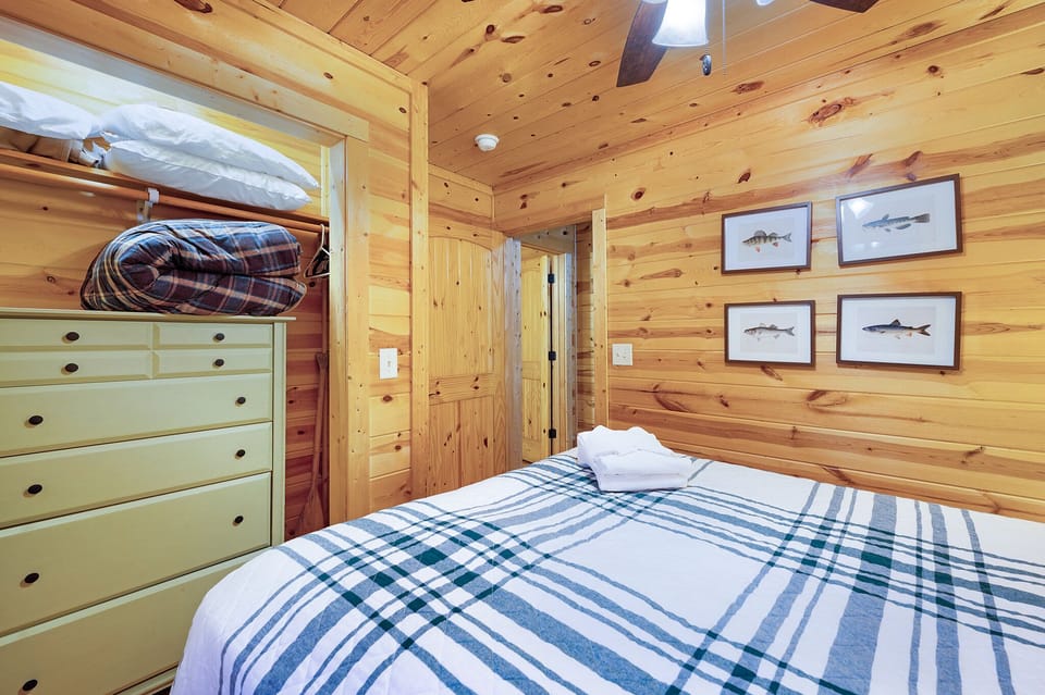 Storybook Hideaway: Upper-level Guest Bedroom
