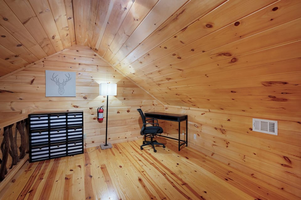 Rivendell - Upper Level Loft