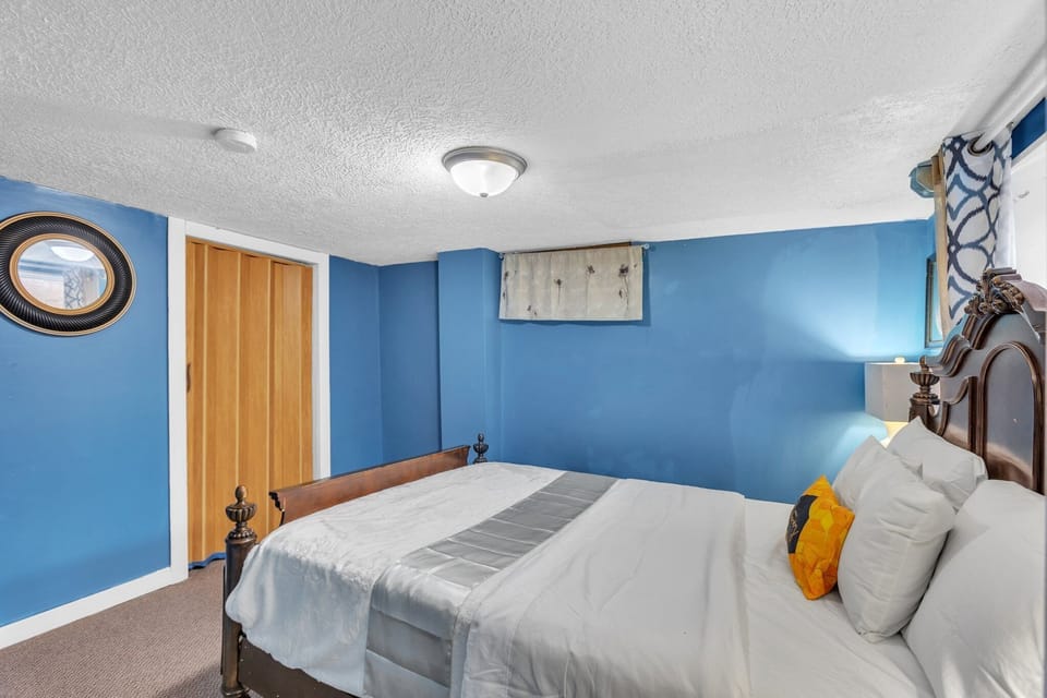 Indoors, Lamp, Bed, Furniture, Home Decor