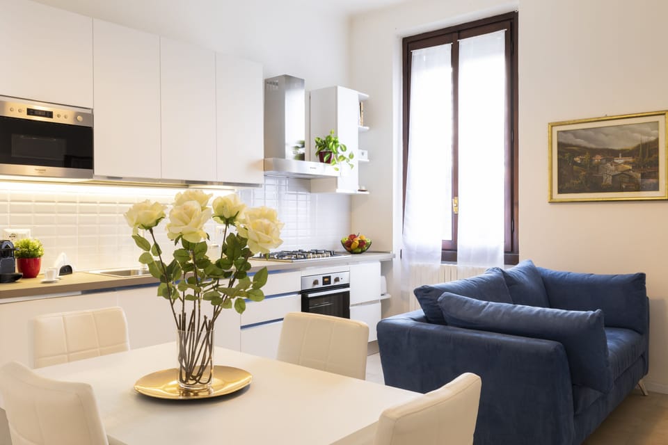 Standard Apartment | Private kitchen | Full-size fridge, microwave, oven, stovetop
