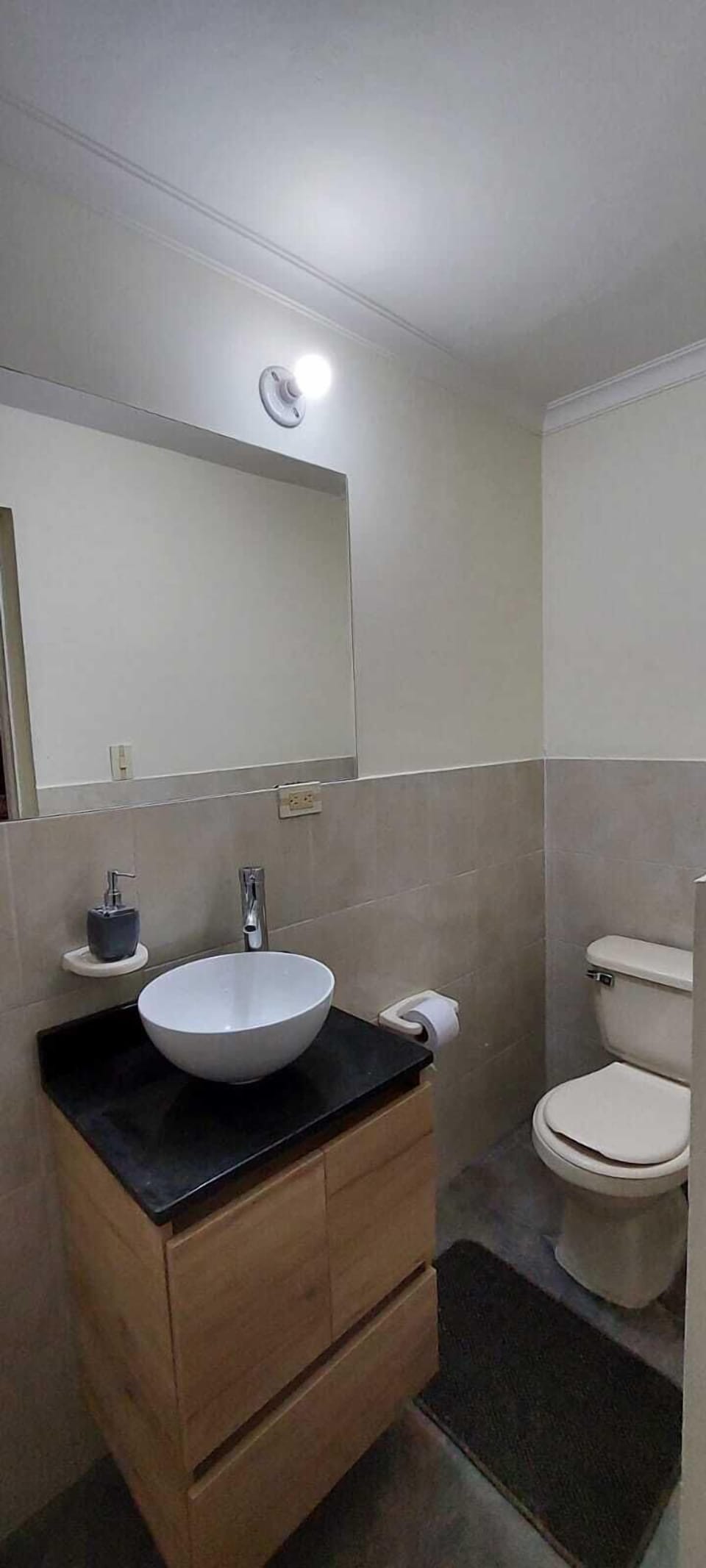 Separate tub and shower, jetted tub, rainfall showerhead, towels