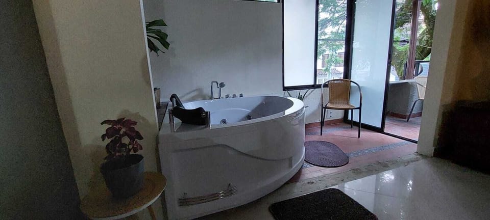 Private spa tub
