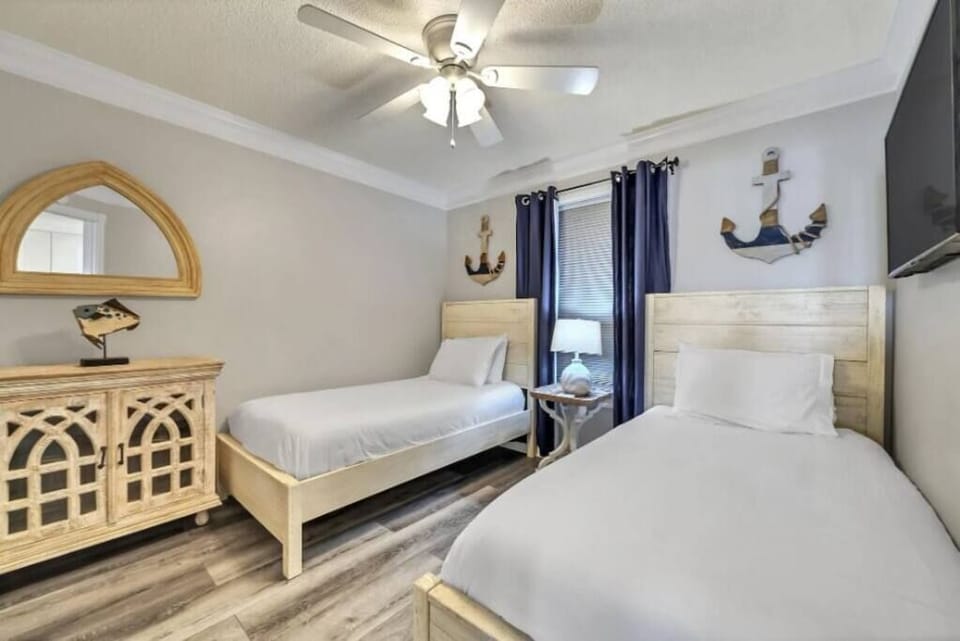 includes ceiling fan and TV