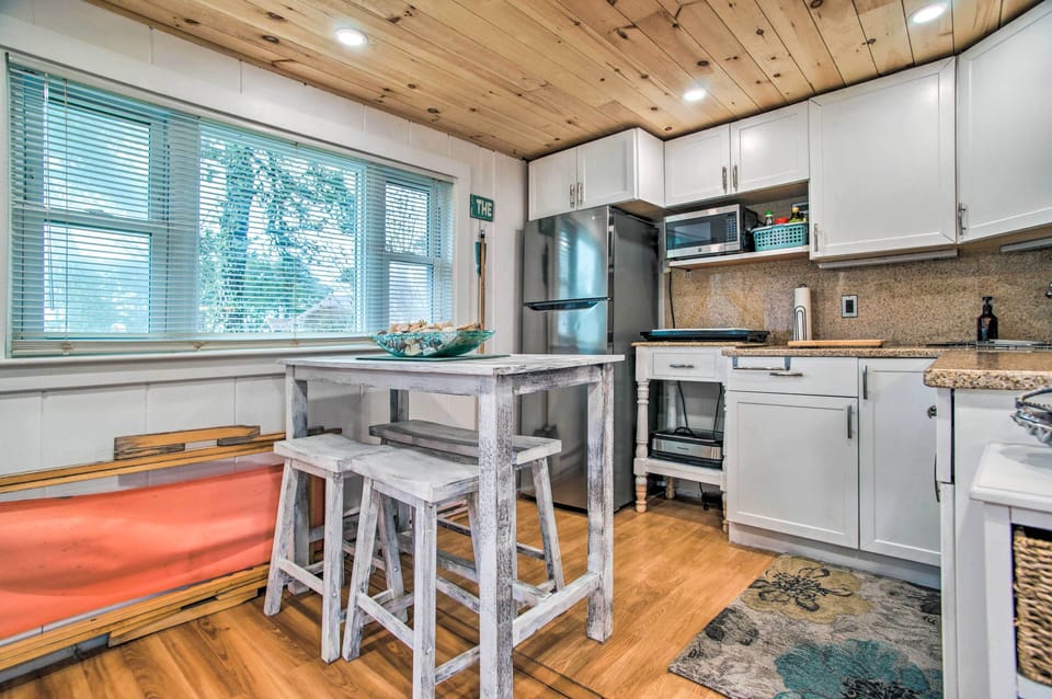 Kitchenette | Dining Area | Cooking Basics