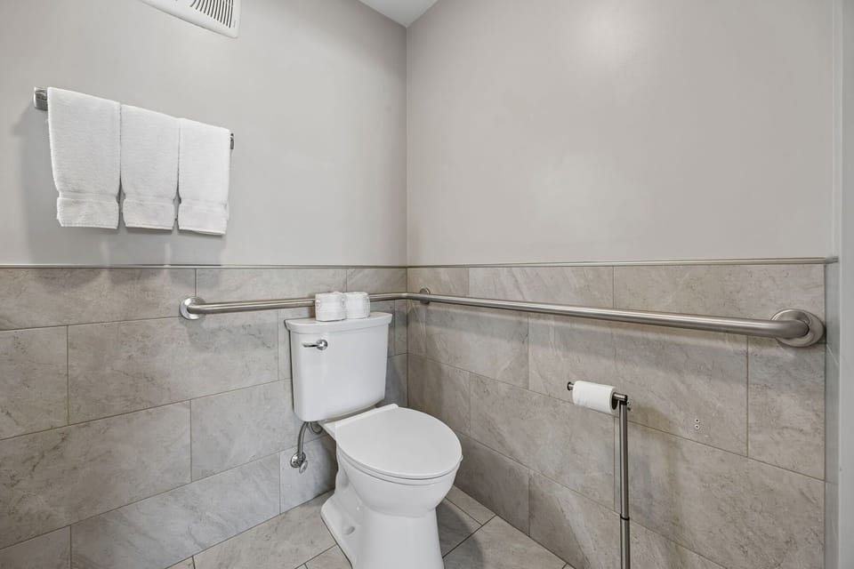 15-web-or-mls-317220S20Fletcher20Ave201020of2093