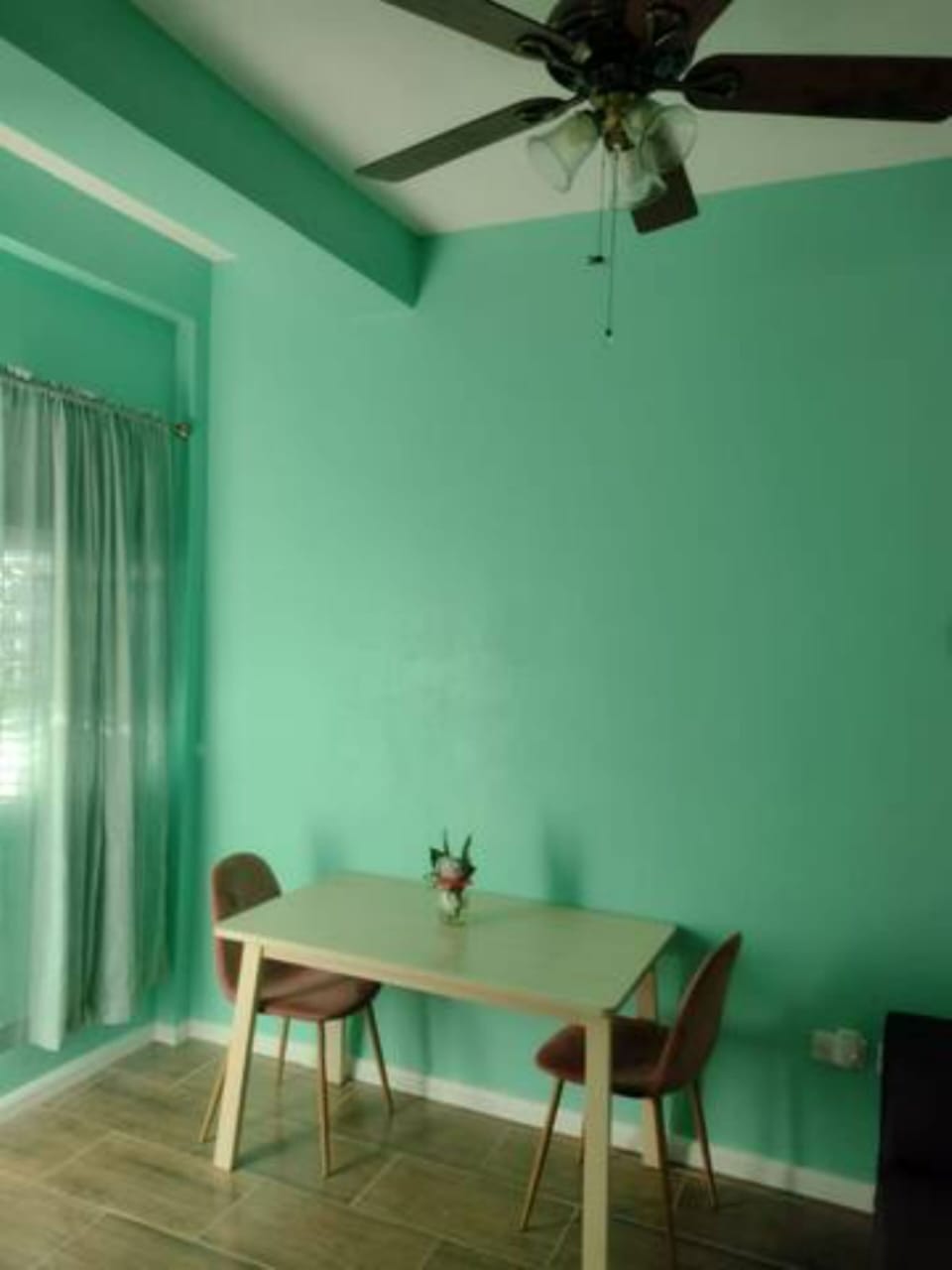 La Bwizan Inn Apt#3 dining area