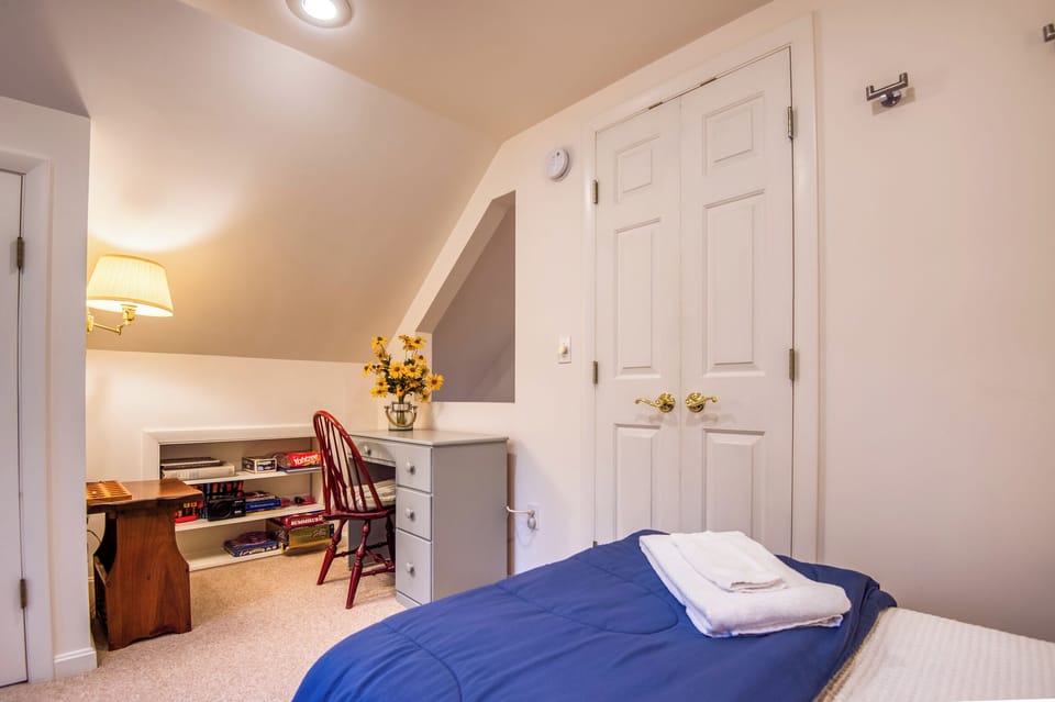 Fourth Bedroom with Two Twins