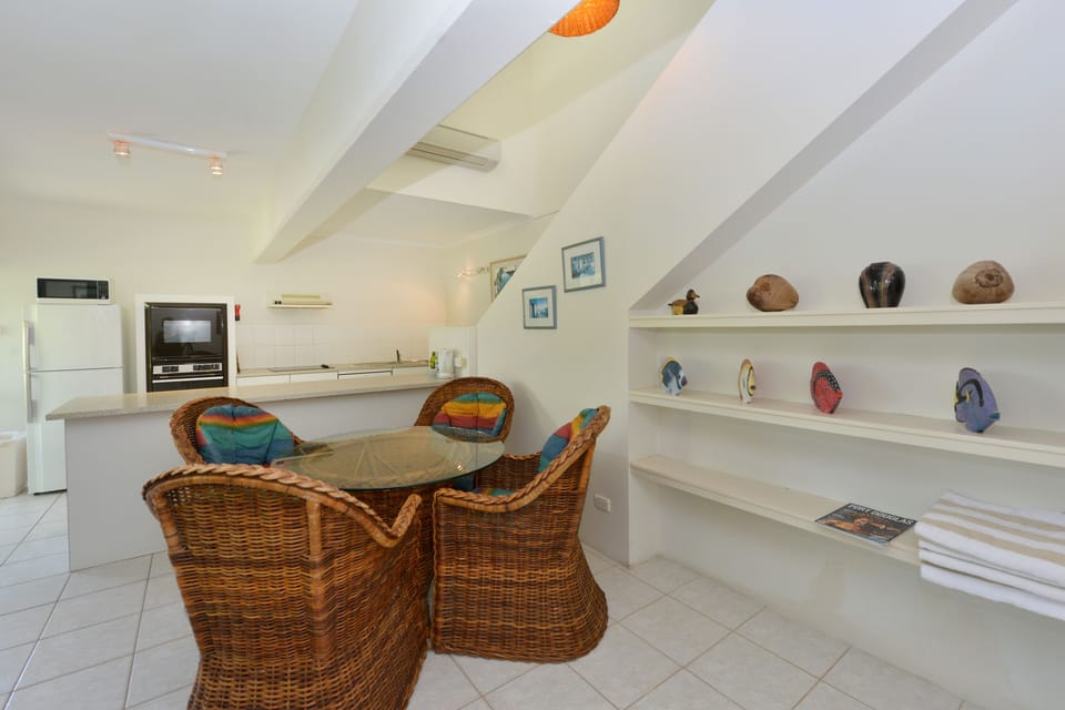 Apartment, 2 Bedrooms | In-room dining