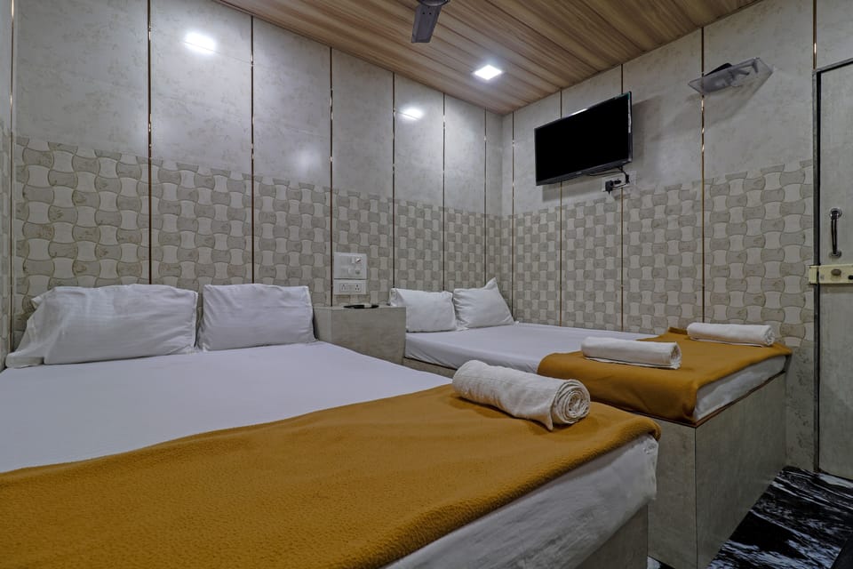 Family Room | WiFi, bed sheets