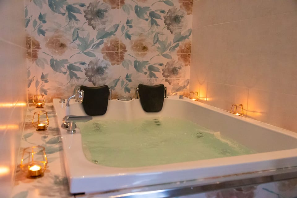 Luxury Room | Premium bedding, down comforters, soundproofing, free WiFi