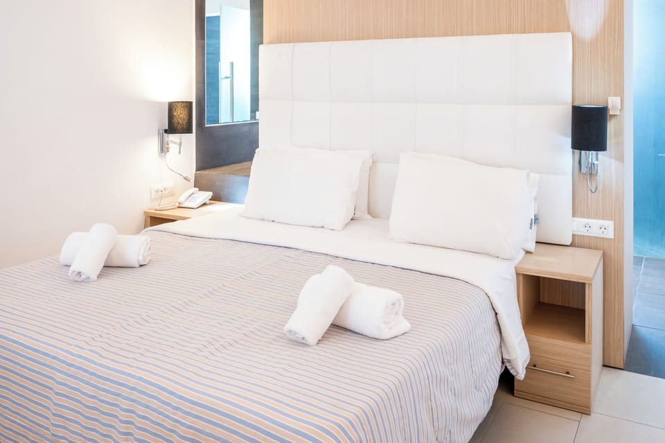 Superior Room, Garden View | In-room safe, individually decorated, individually furnished