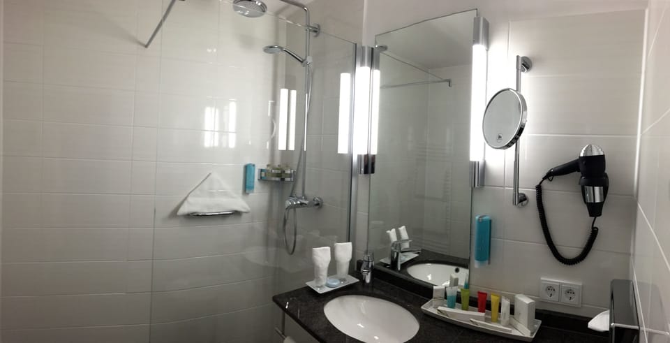 Shower, free toiletries, hair dryer, towels