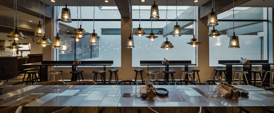 2 restaurants; breakfast, lunch, and dinner served
