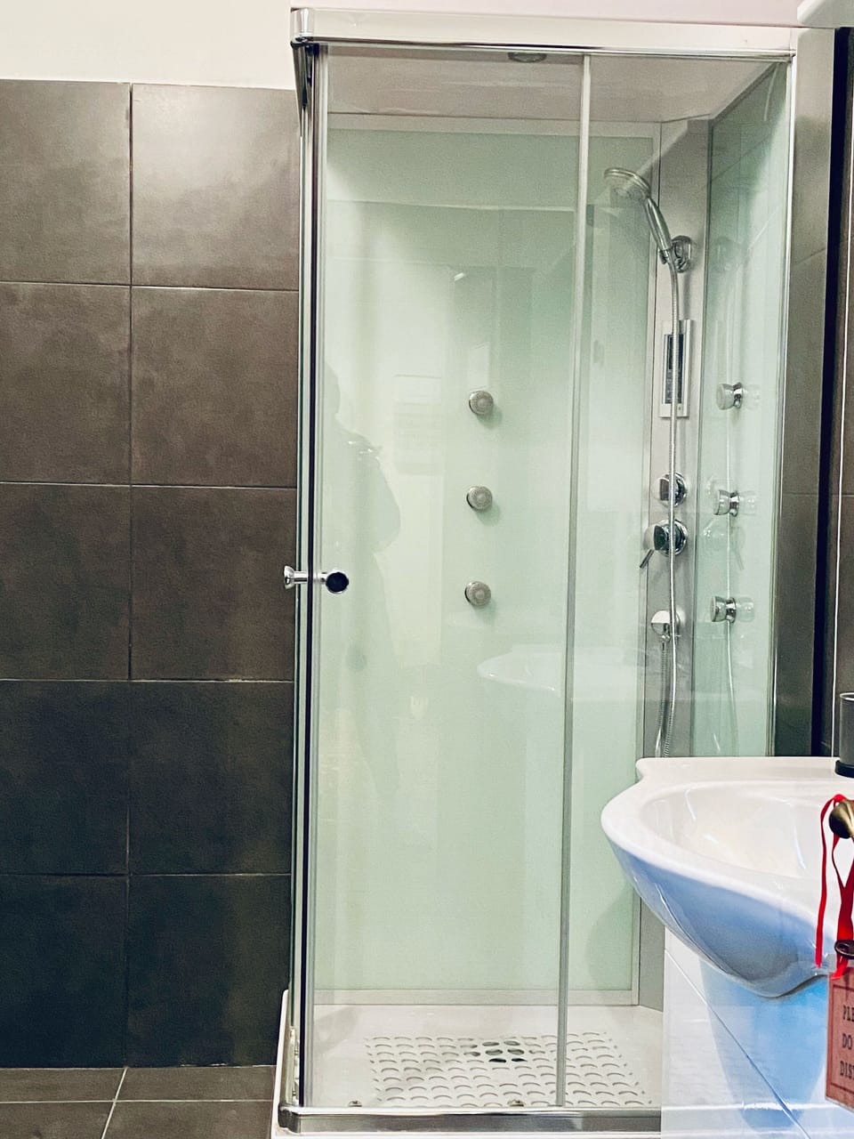 Standard Room | Bathroom | Shower, rainfall showerhead, hair dryer, bidet