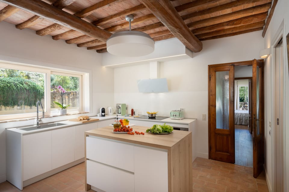 Exclusive Villa | Private kitchen | Full-size fridge, oven, stovetop, dishwasher