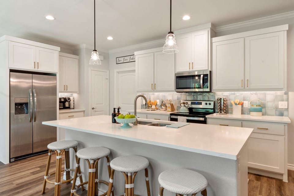The Benjamin I-Kitchen