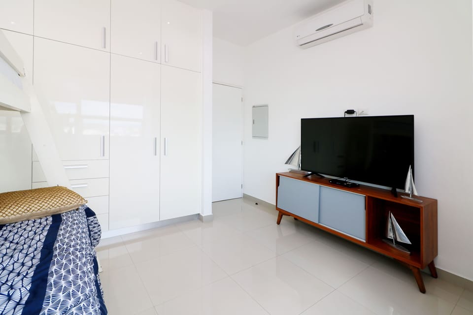 Comfort Condo | 2 bedrooms, free WiFi, bed sheets