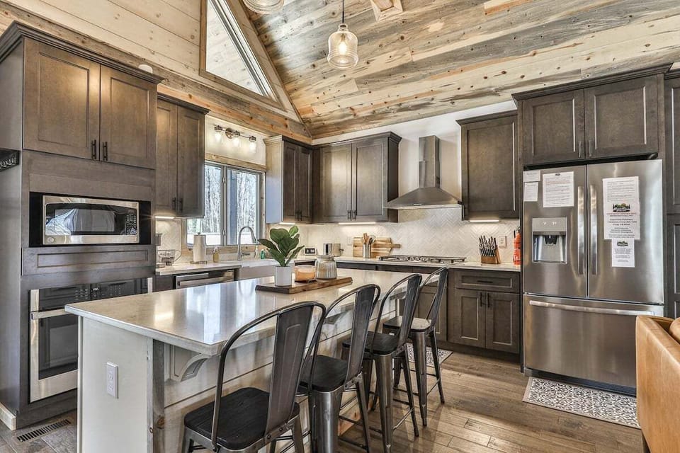 Fully Equipped Kitchen - Gas Stove