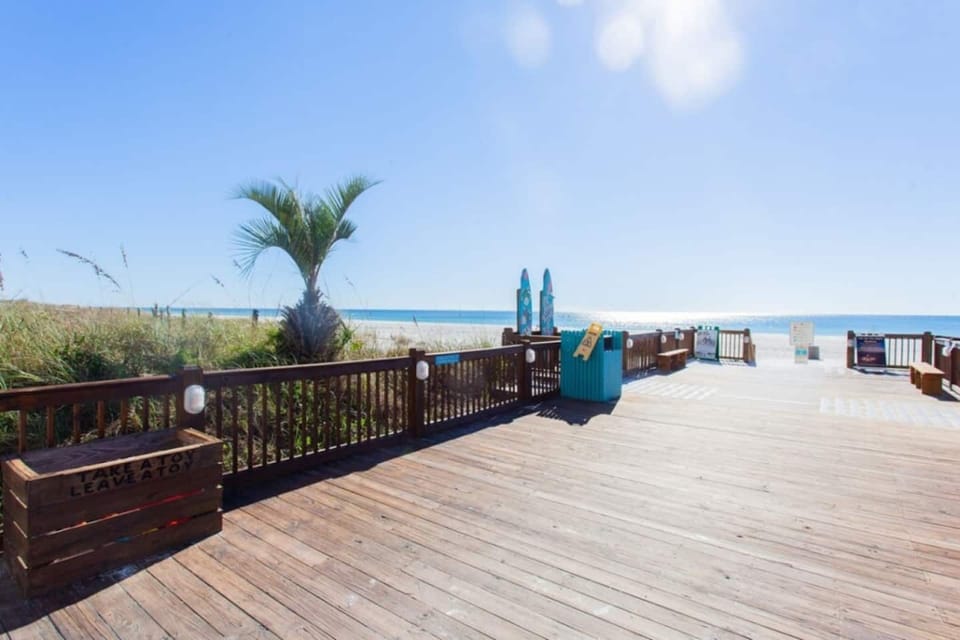 The Summit Beach Resort - Beach access