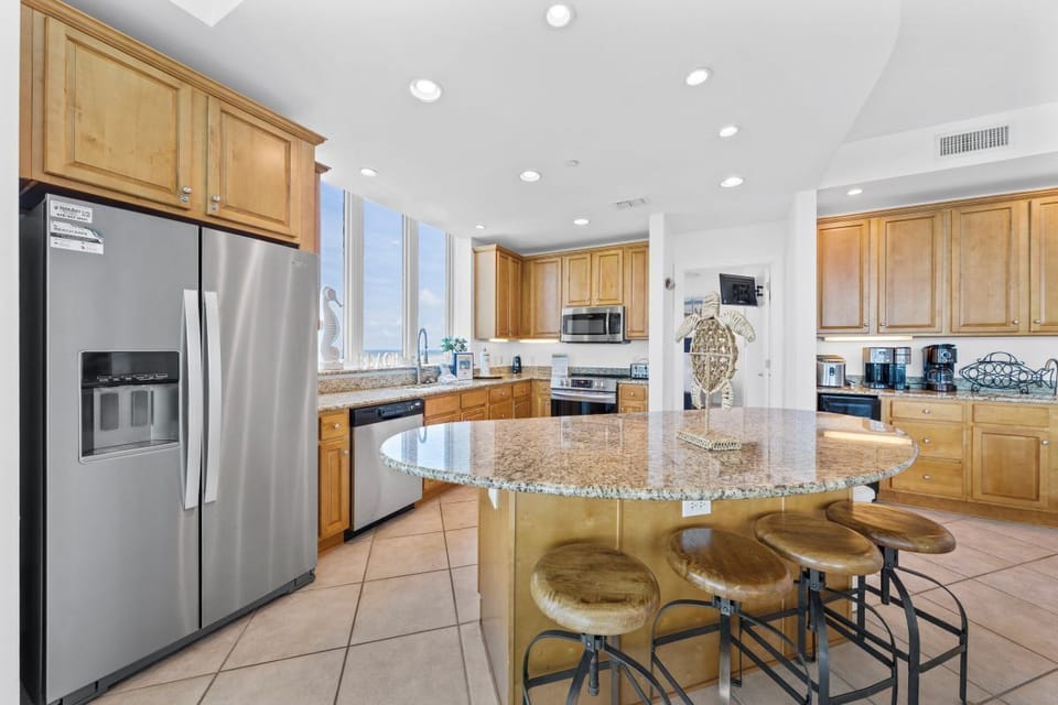 Lagoon Tower 902 Kitchen Island Seats 4