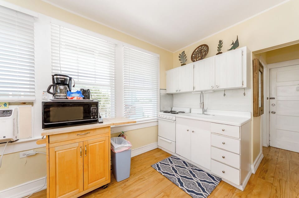Fully equipped kitchen