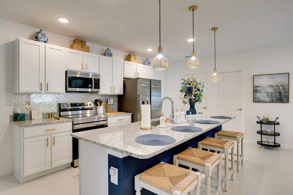 Kitchen | Equipped w/ Cooking Essentials | Coffee Bar