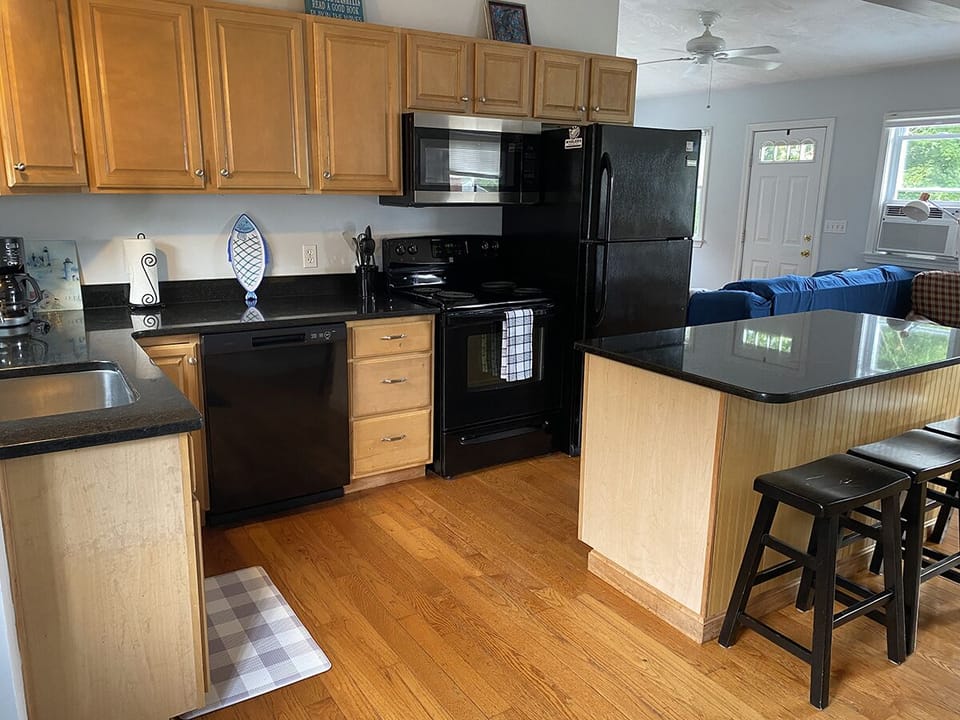 Full kitchen