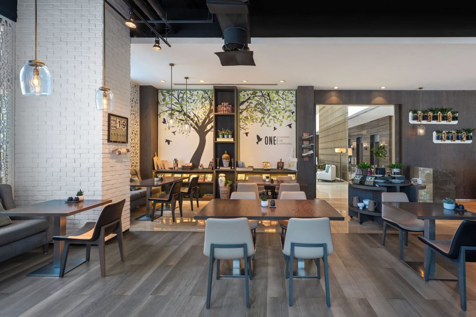 Breakfast, lunch, dinner served; international cuisine 