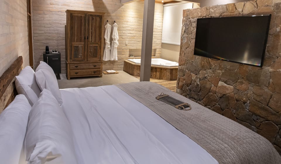 CANTO DA AGUA | 1 bedroom, premium bedding, down comforters, pillowtop beds