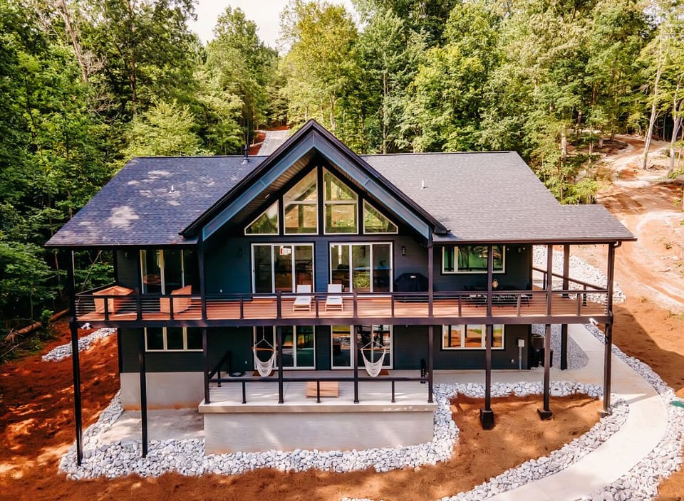 House - Lakeside View