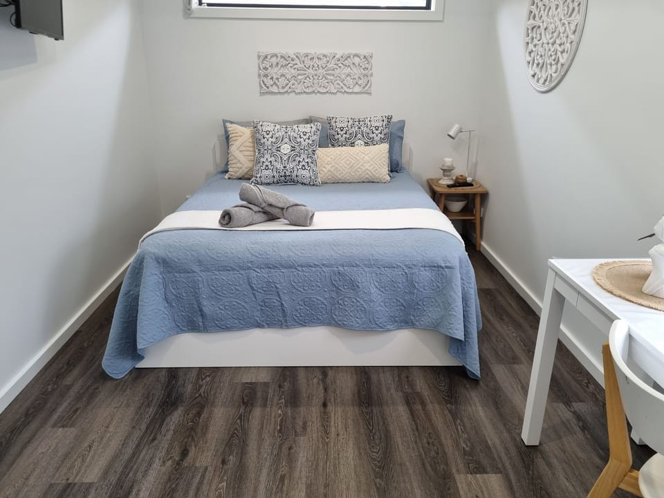 bedroom 1, comfortable queen bed