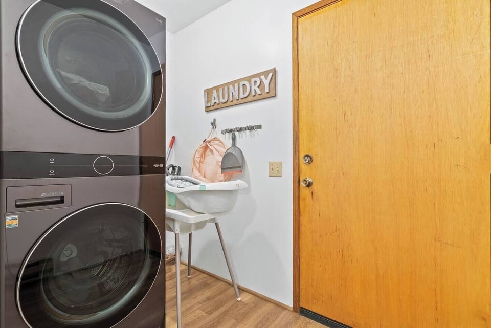 Convenience at your fingertips with a washer and dryer right in the cabin—perfect for keeping your clothes fresh during your stay. 