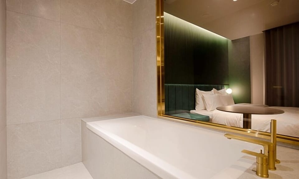 The Prettiest Room | Bathroom | Free toiletries, hair dryer, bathrobes, slippers