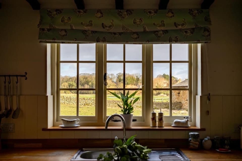 Vista-Retreats-Yew-Tree-Cottage-and-Shepherds-Hut-BI3A3228-Enhanced-NR-WebRes