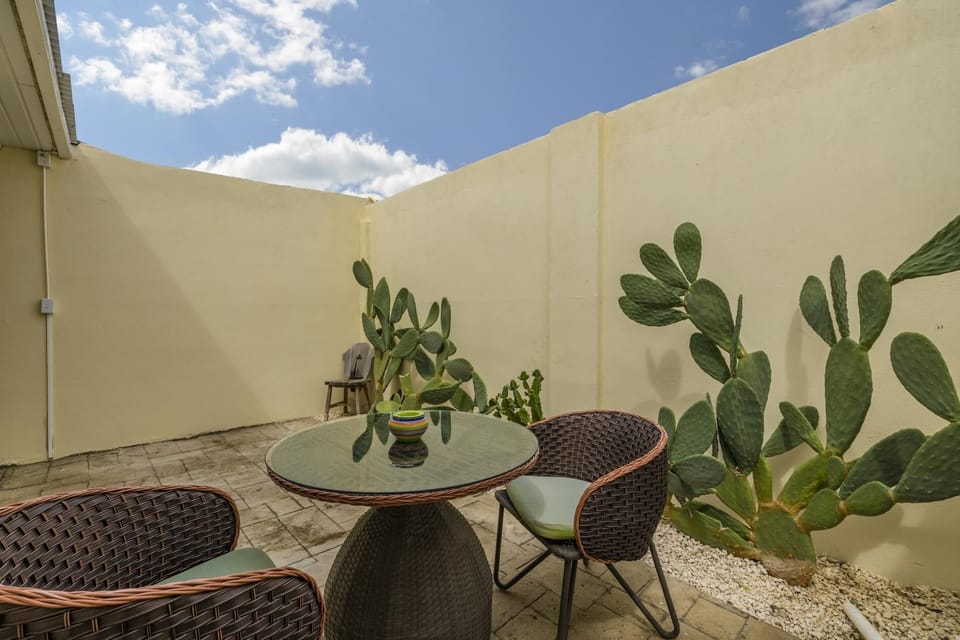 Outdoor space with seating to enjoy the beautiful weather of Aruba.