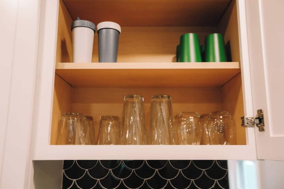 Full set of cups, stemless wineglasses, children's cups 