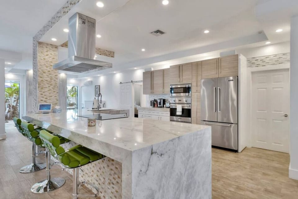 From family breakfasts to gourmet dinners, this kitchen is ready for anything.